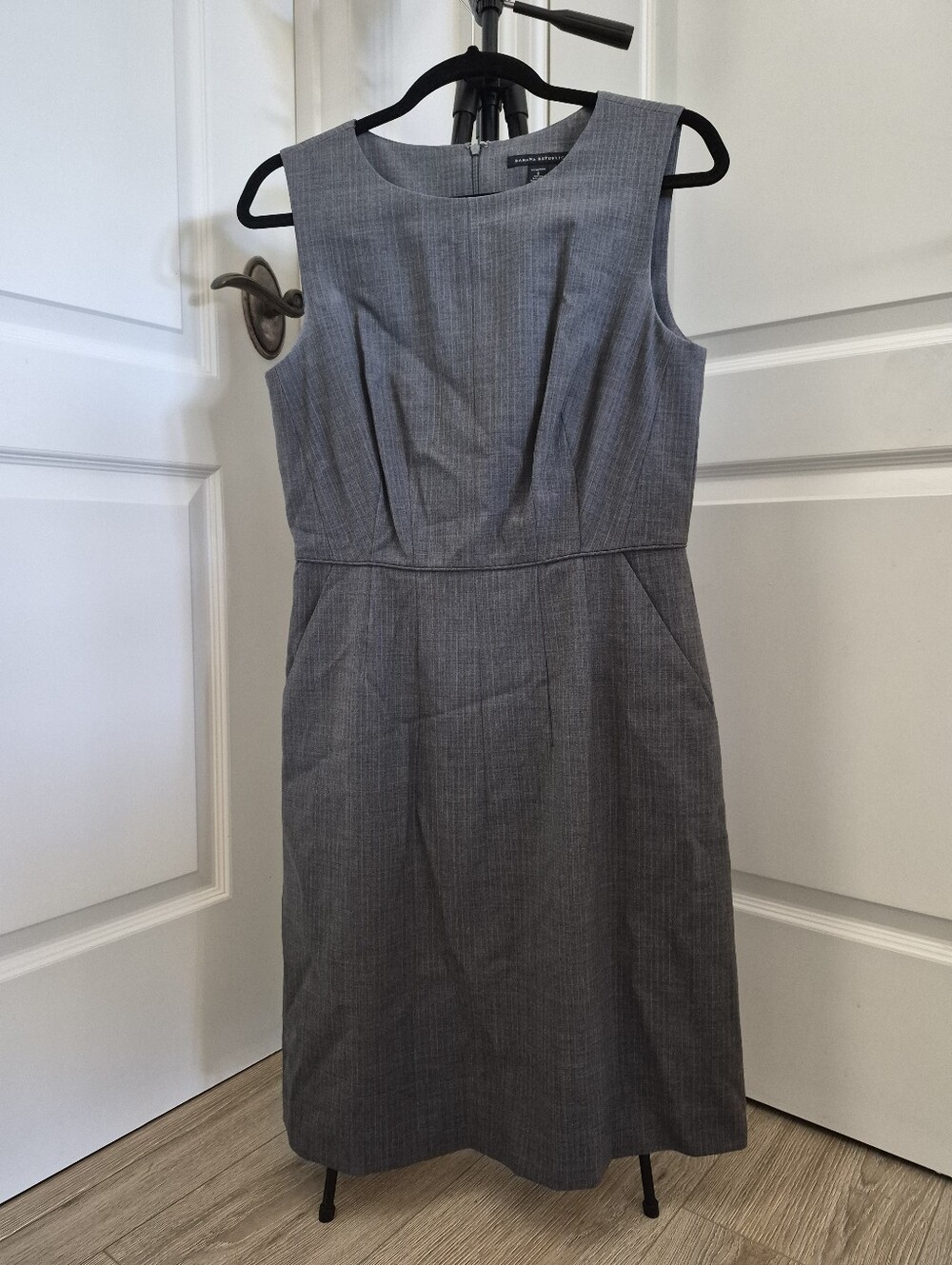 Banana Republic Gray Sleeveless Sheath Dress